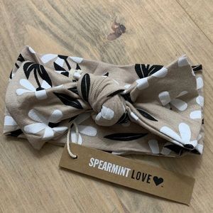 Spearmintlove baby knot